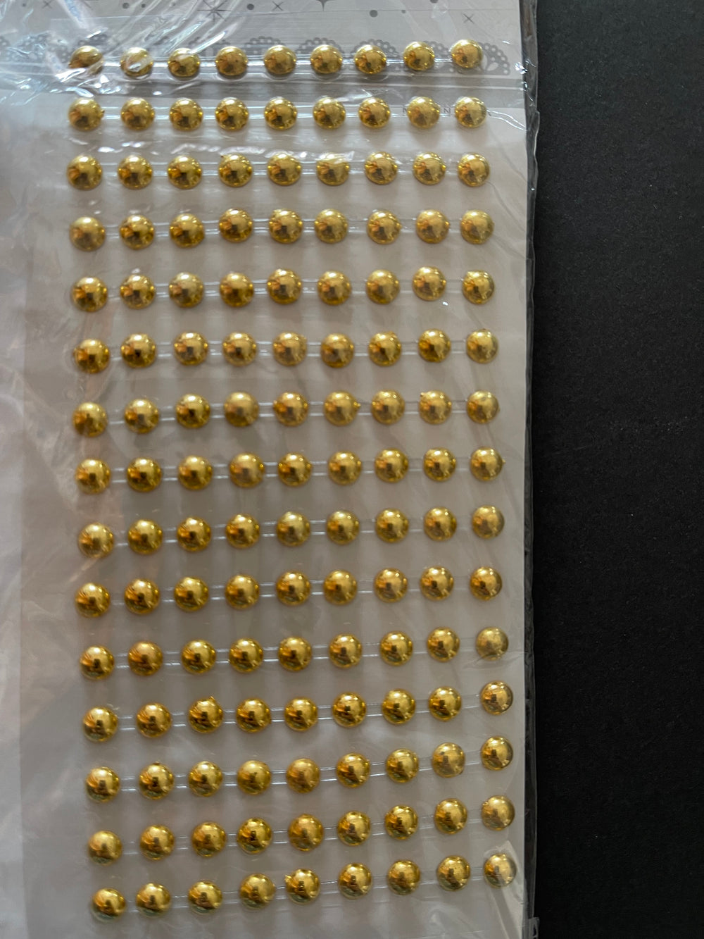 Sticky golden Pearls